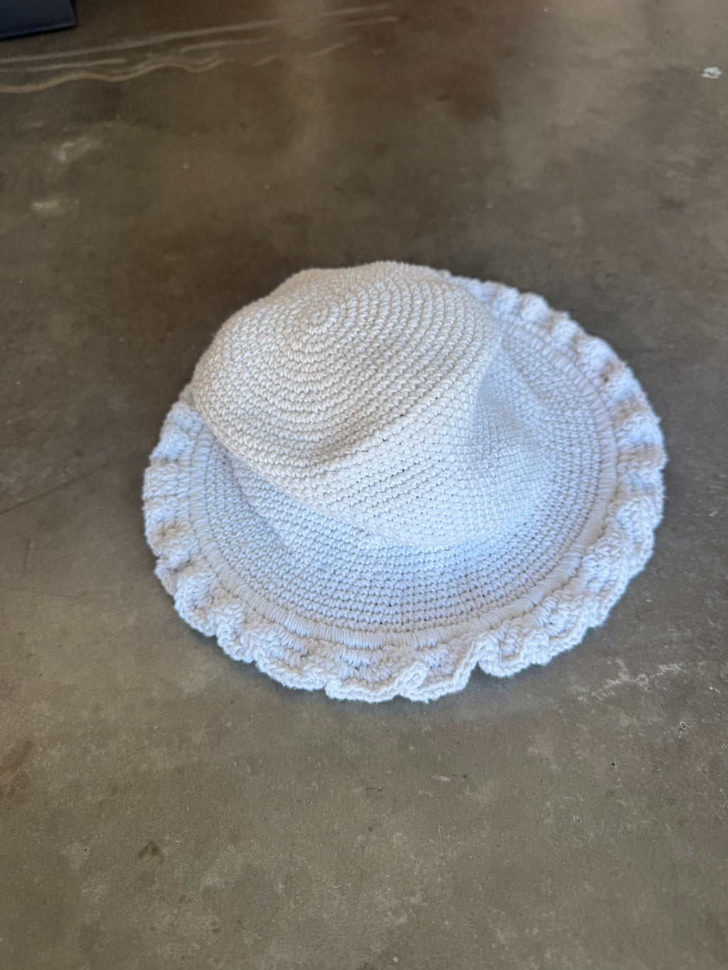 Baby frill hat