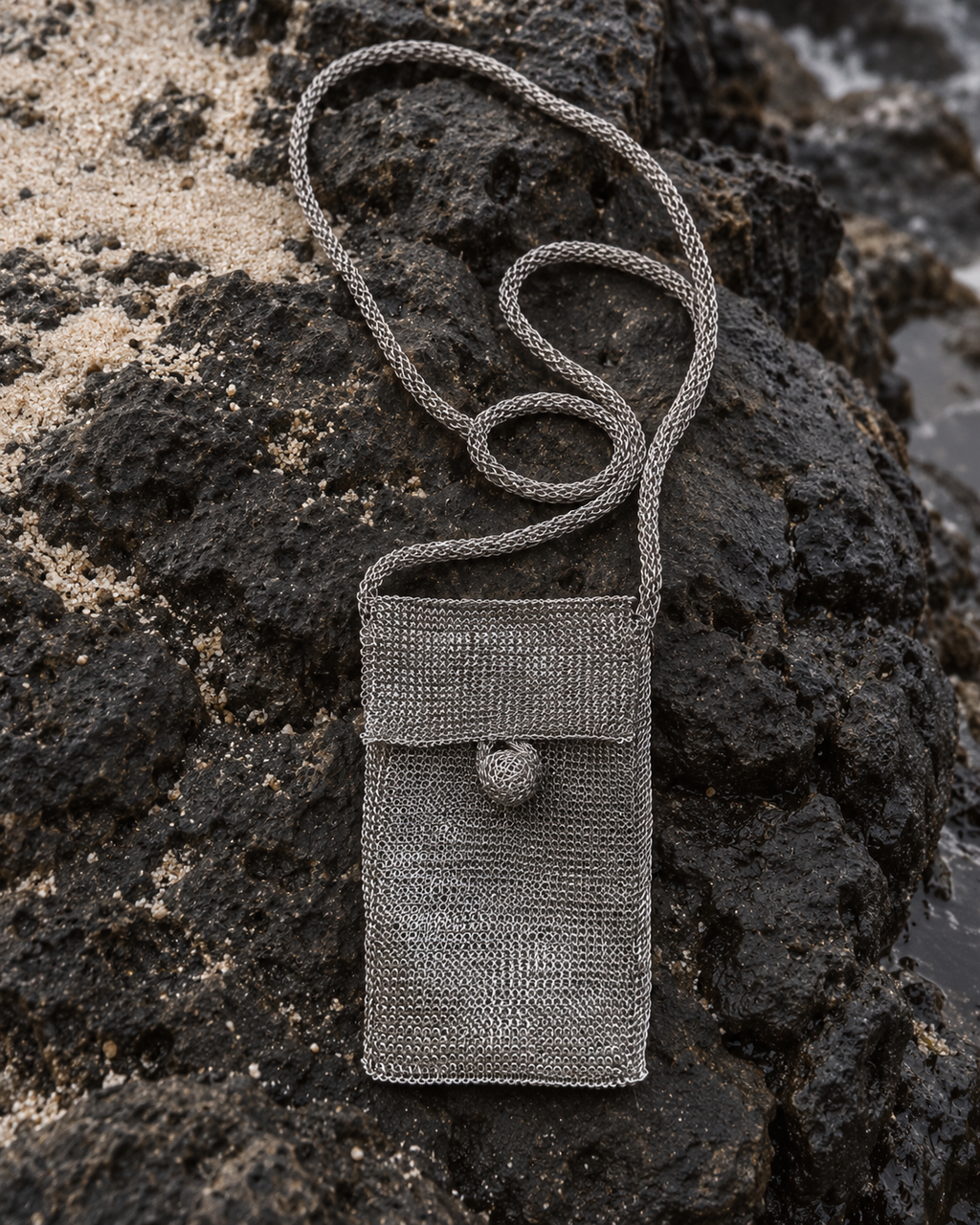 The Lido Phone Bag