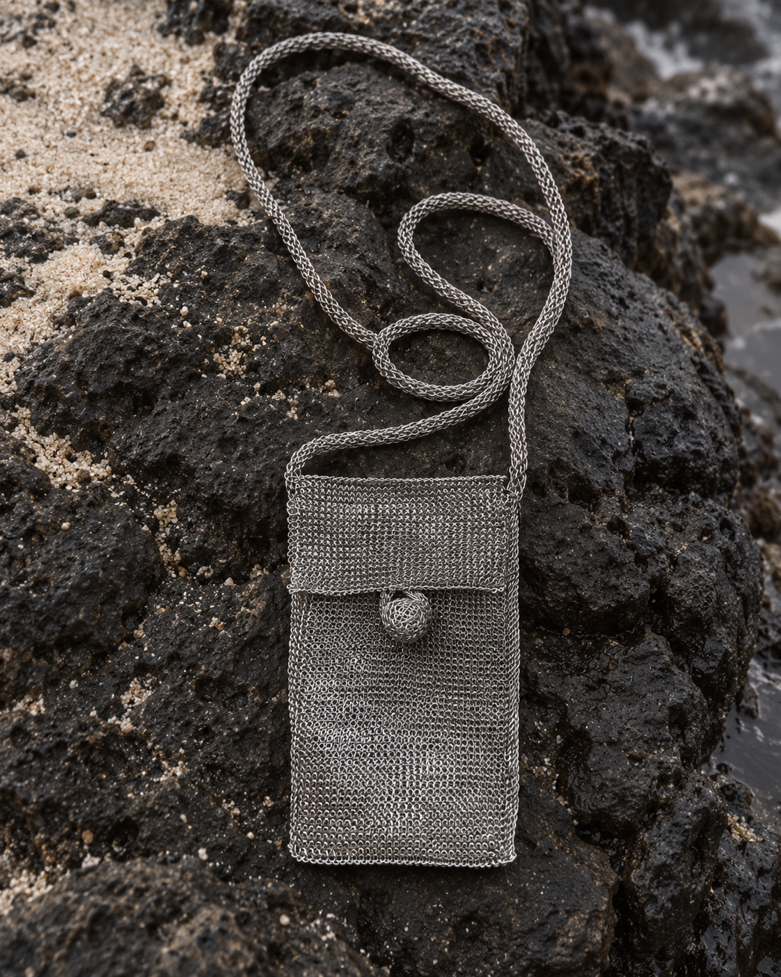 The Lido Phone Bag