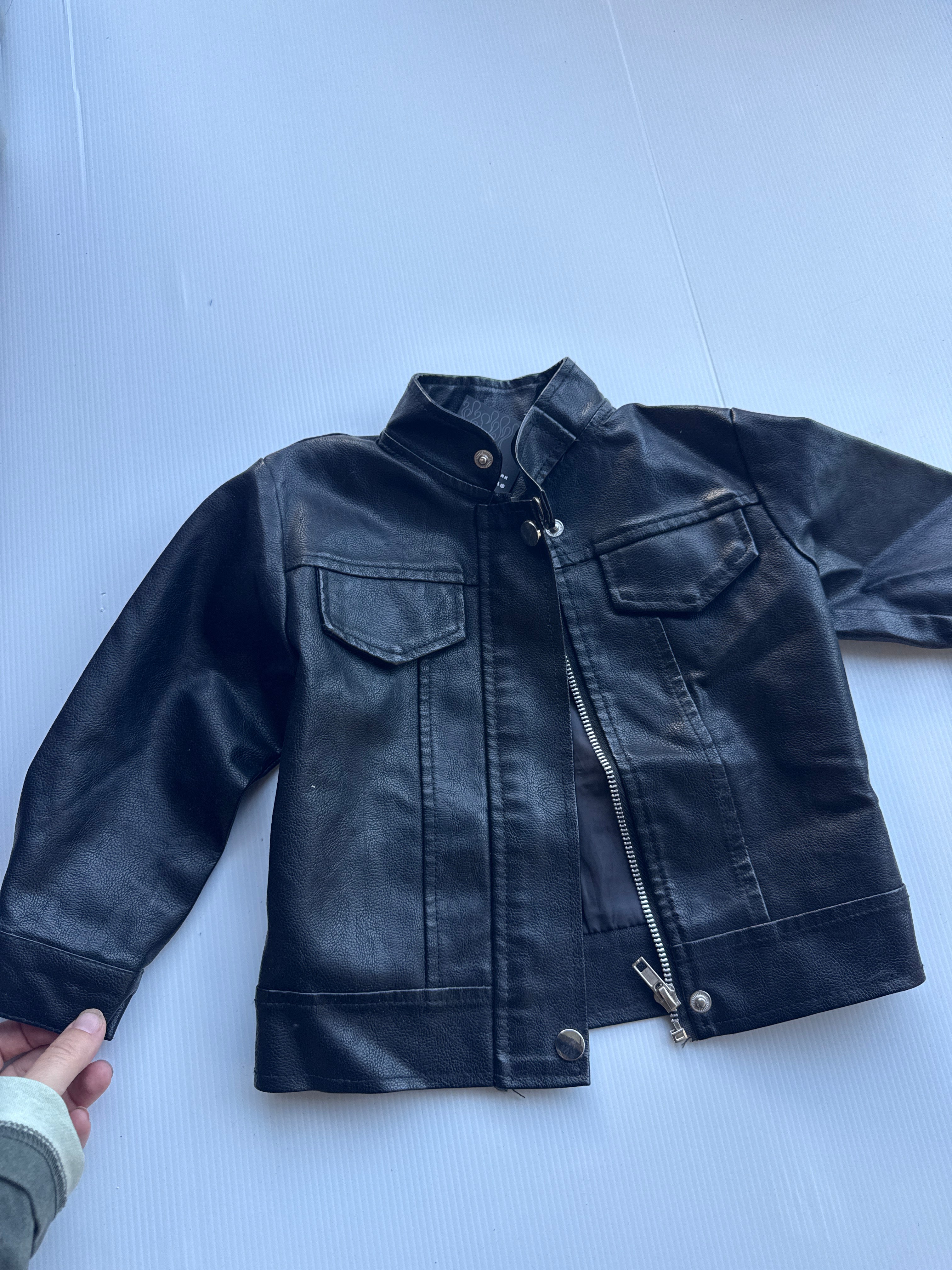 LEATHER JACKET SIZE 2