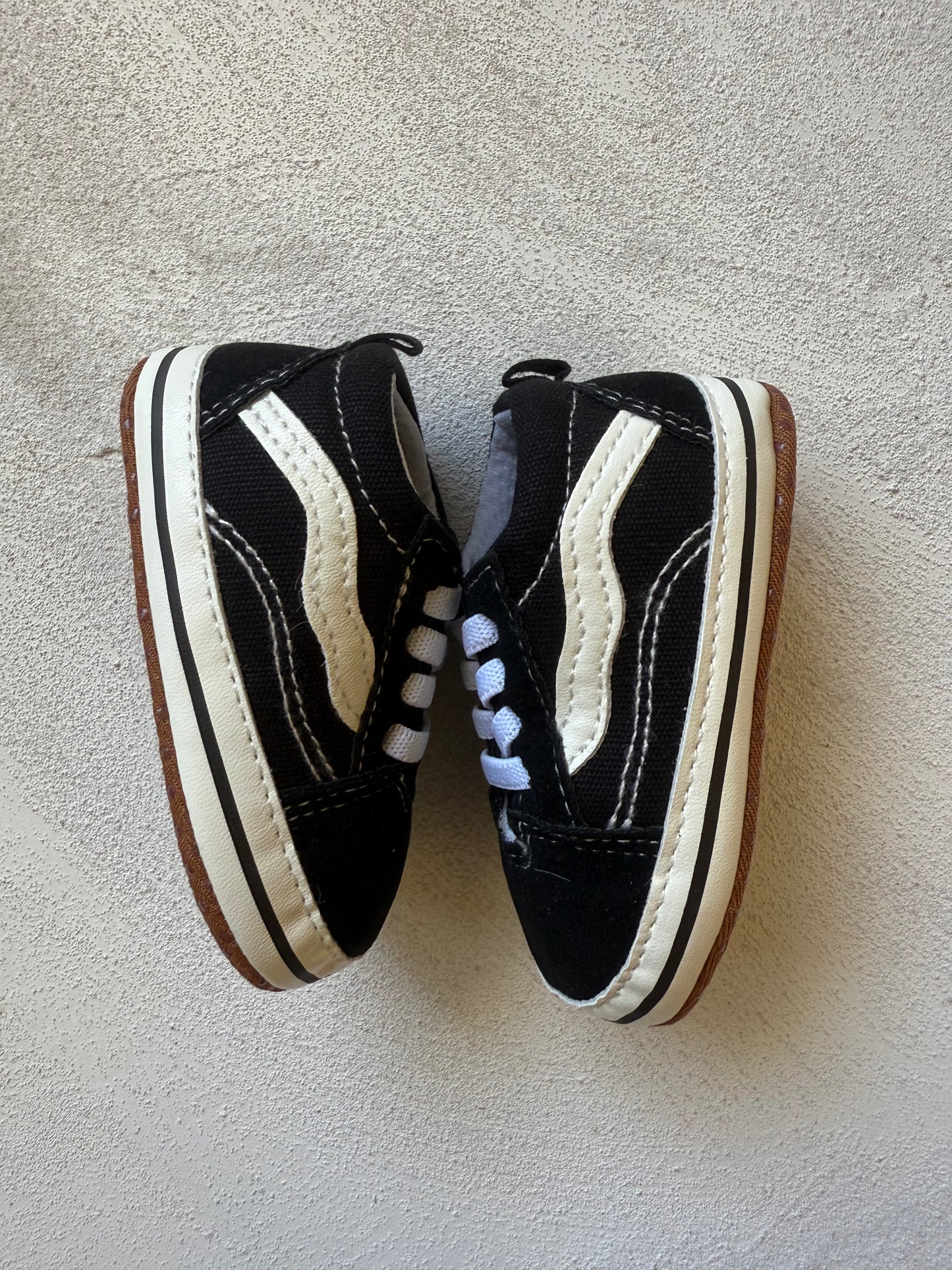 TODDLER SNEAKERS