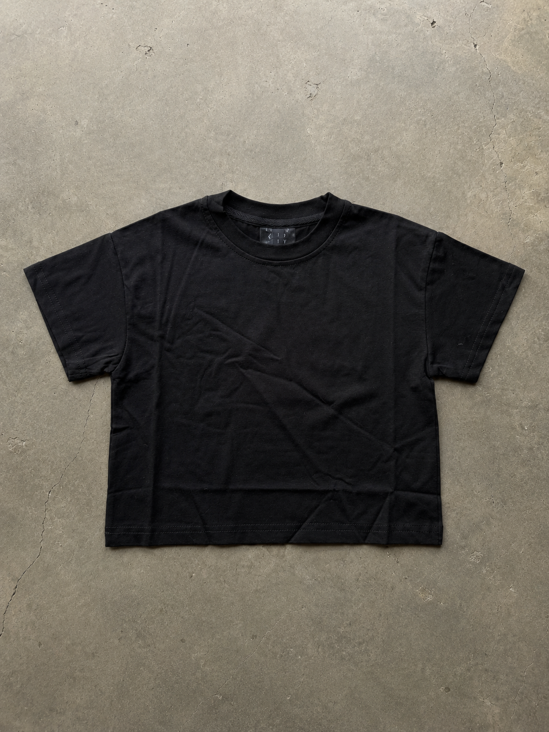 BLACK BLANK TEE