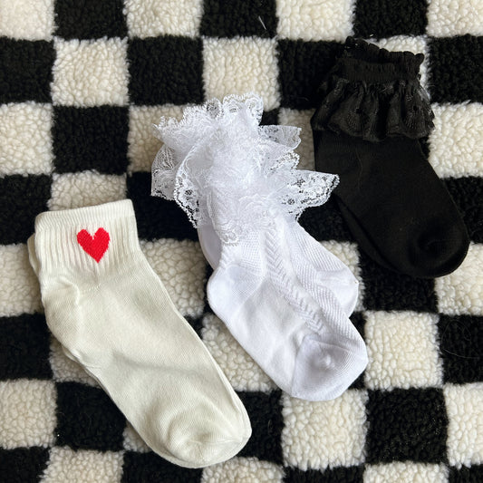 LACE & HEART SOCKS