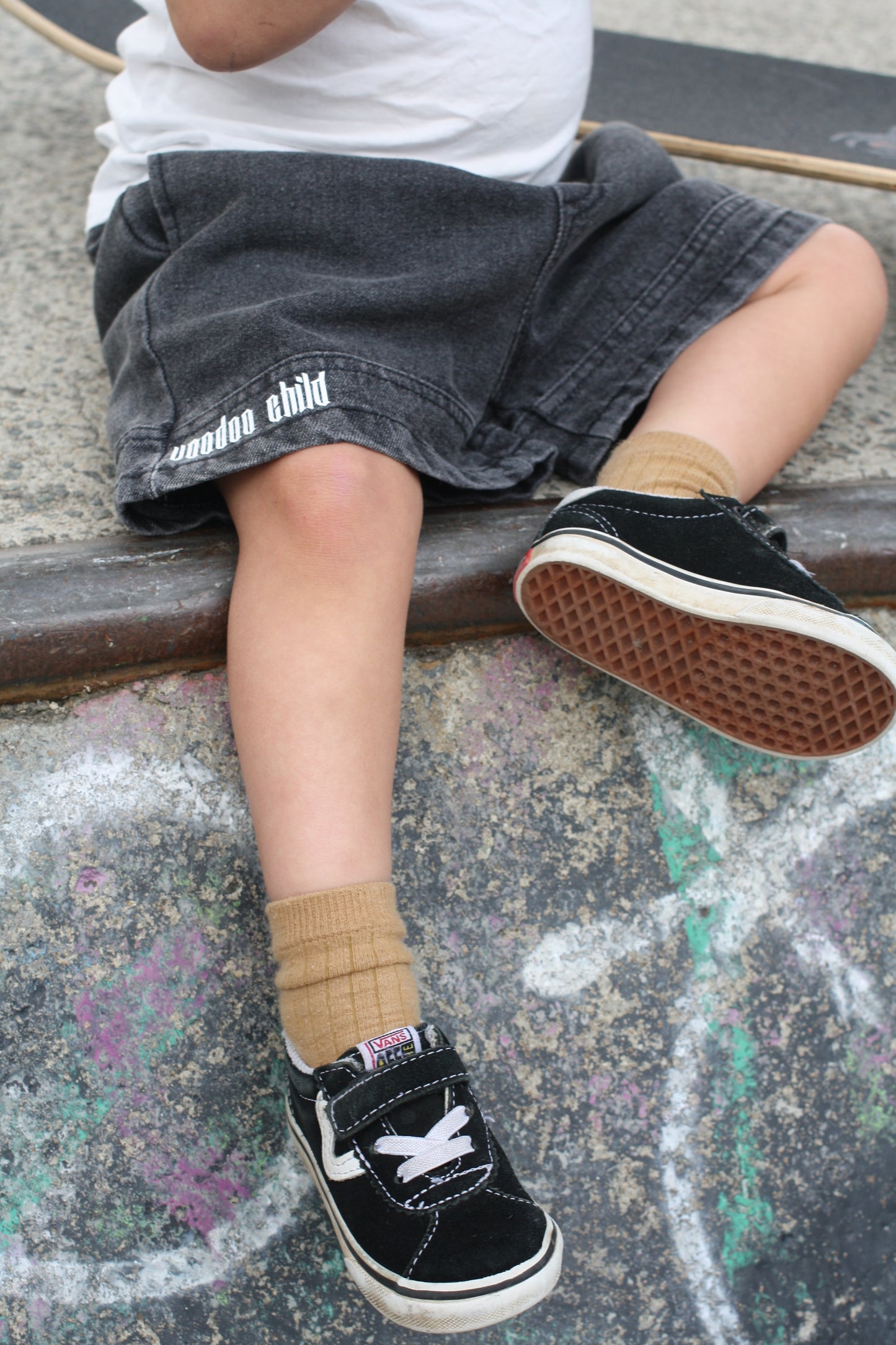 BLACK STONE WASH DENIM SHORTS